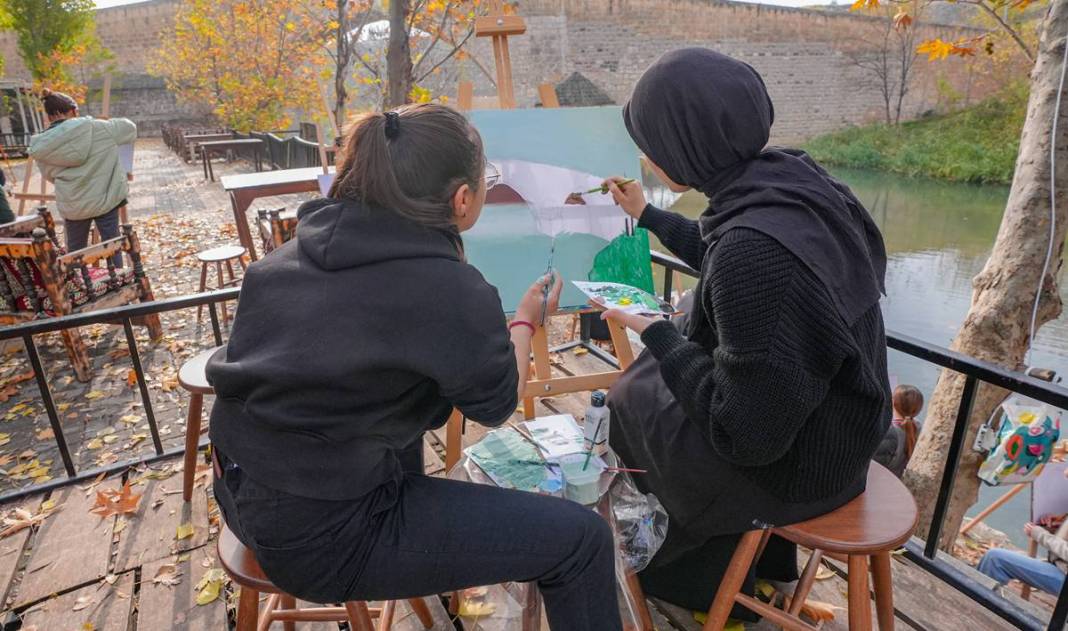 Diyarbakır’da öğrenciler tarihi ve doğayı tuvale taşıyor 4